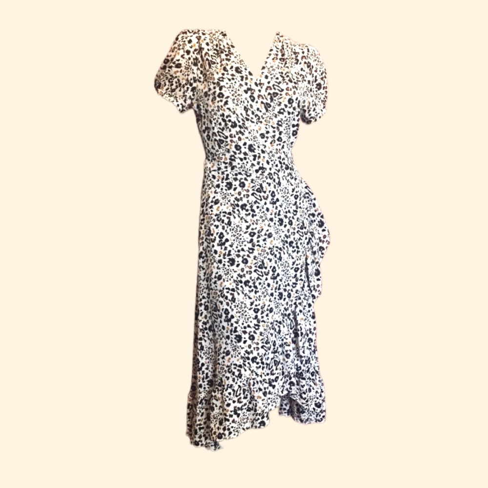 Brand new Maronie cap sleeve ruffle wrap dress. Bundle and save!!